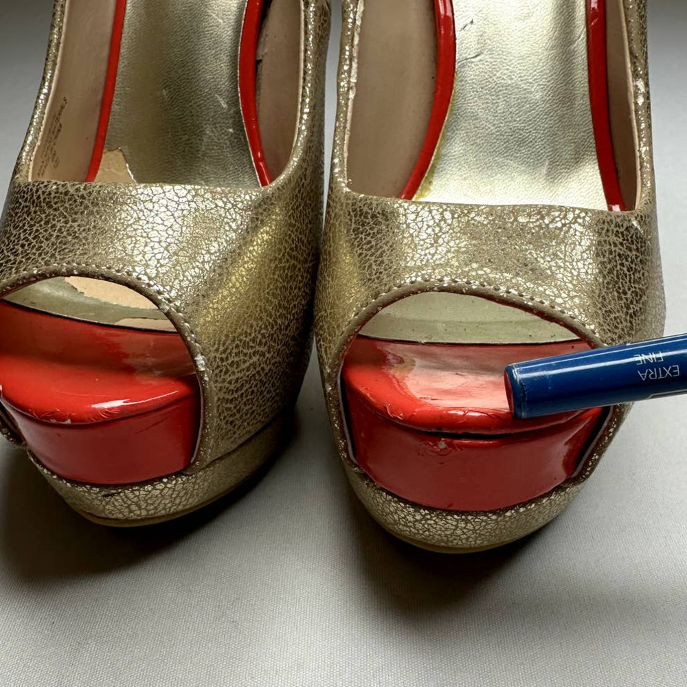 G BY GUESS OPEN TOE PLATFORM HEELS GOLD STUDS SIZE 6 - Picture 4 of 9